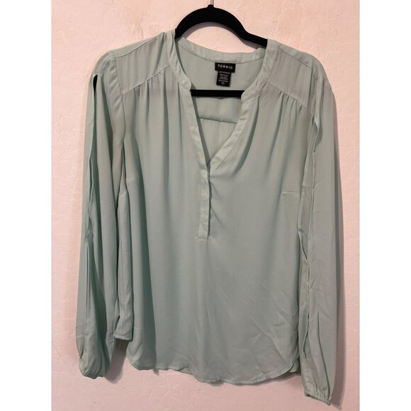 Torrid Sz 00 (US 10 M/L) Light Green Split Sleeve Balloon Sleeve Flowy Blouse - Picture 1 of 7